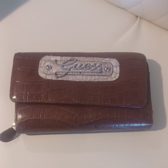 Designer Brown Textured 14 Card Holder Wallet with Snaps & 3 Zipper Compartments - Picture 1 of 4